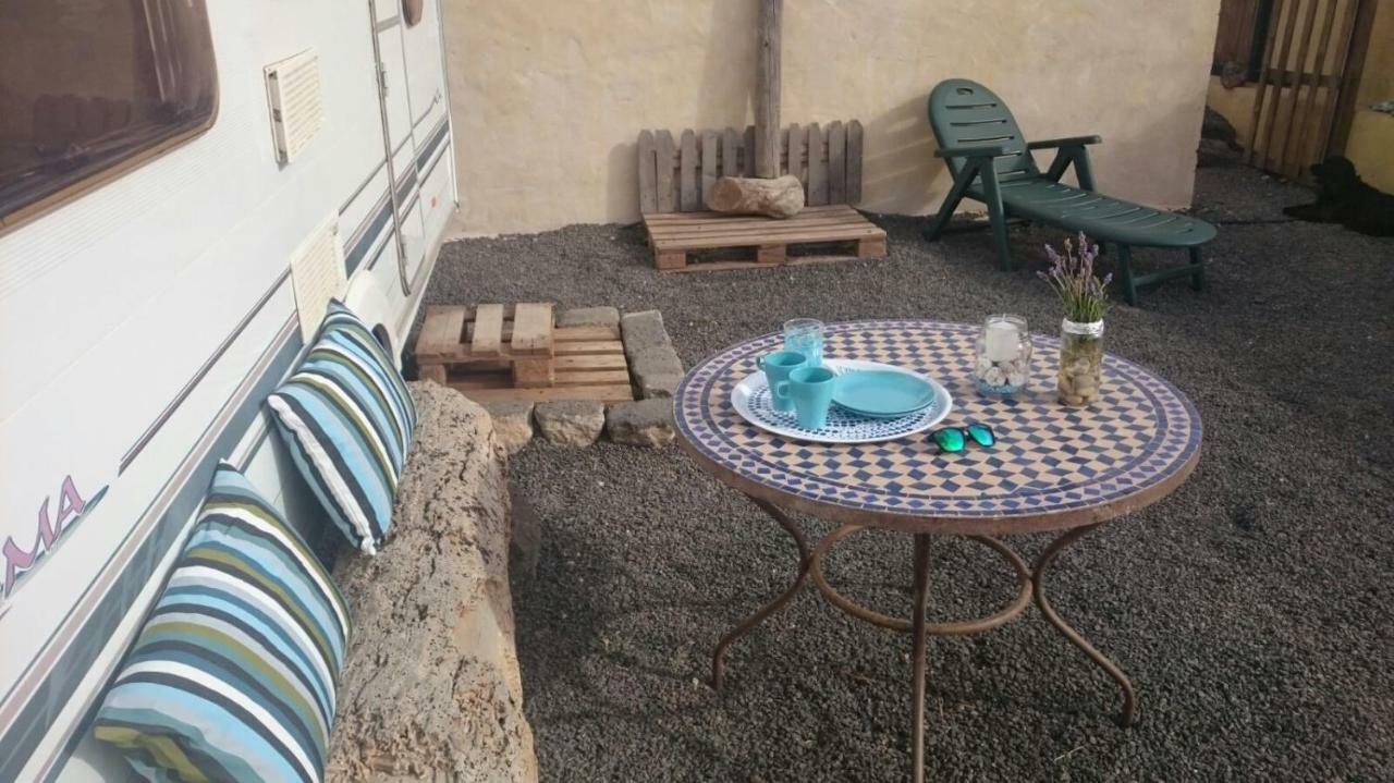 Caravan Apartment Tinajo Dış mekan fotoğraf